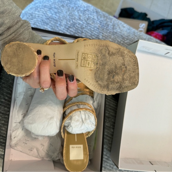 Dolce Vita Nova Heel - Picture 3 of 5